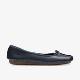 Freckle Ice Navy Leather | Clarks online
