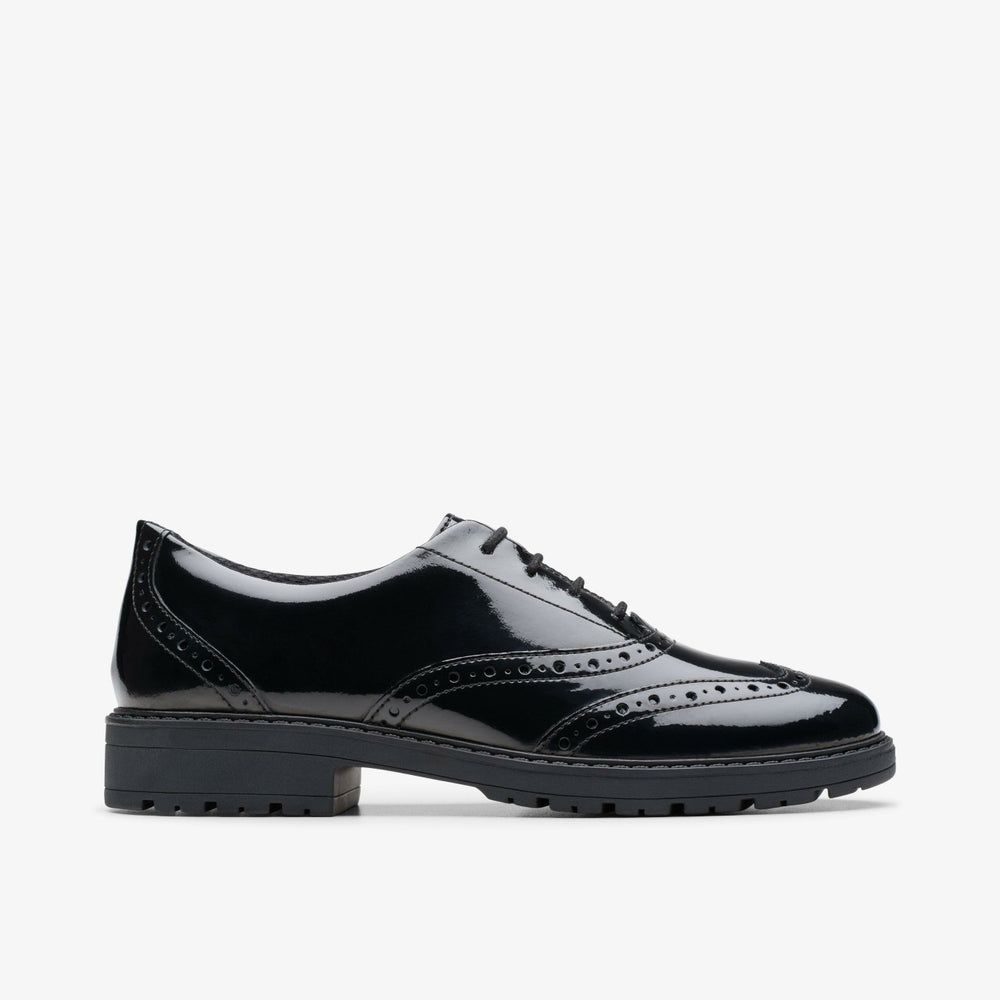 Loxham Brogue Youth Black Patent | Clarks online