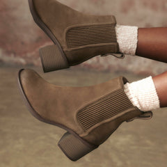 Chamberly Top Walnut Suede | Clarks outlet