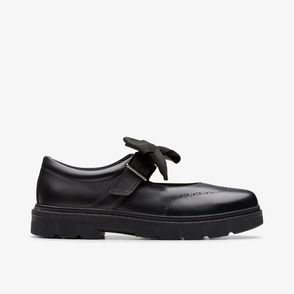 Lorcam Jane Youth Black Leather | Clarks for sale