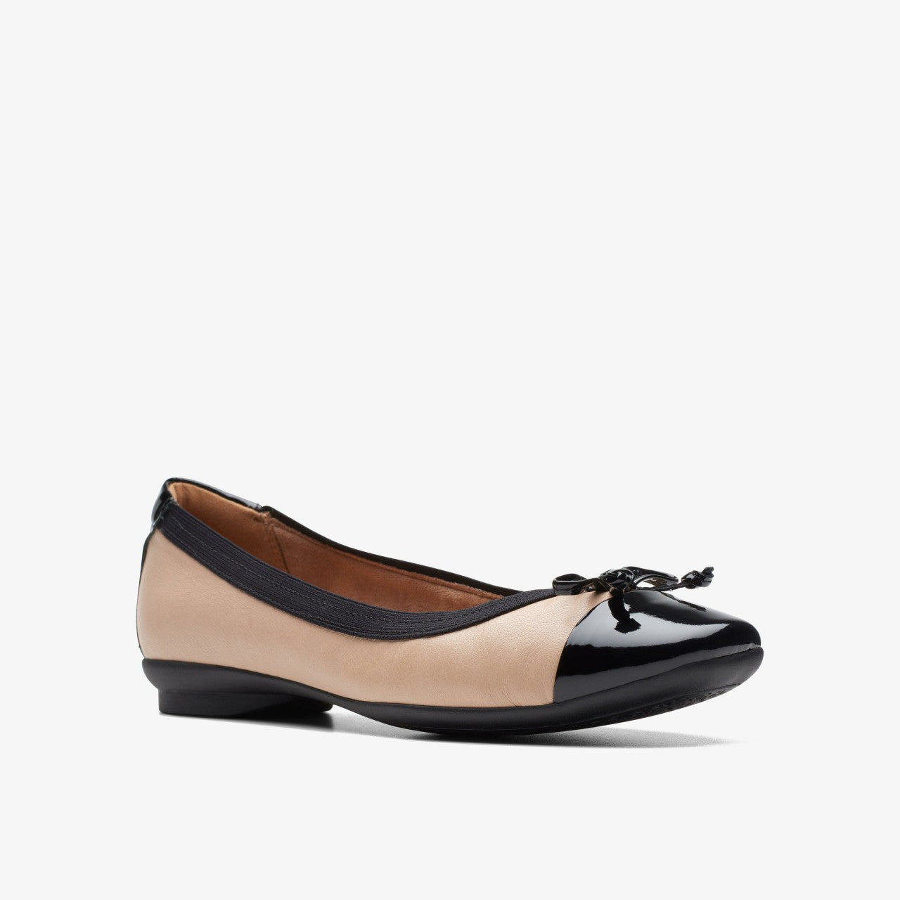 Candra Glow Praline Leather | Clarks outlet