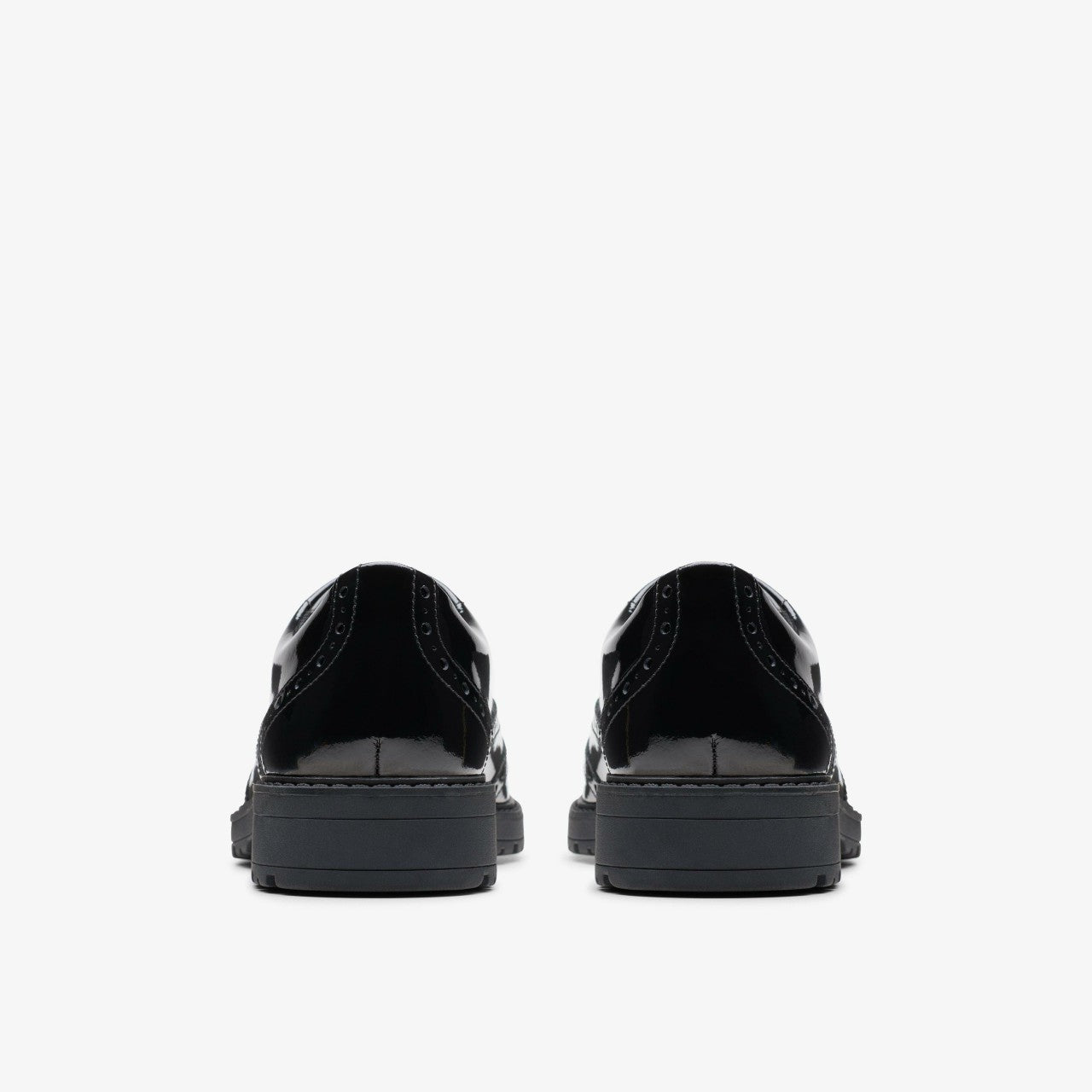 Loxham Brogue Youth Black Patent | Clarks online