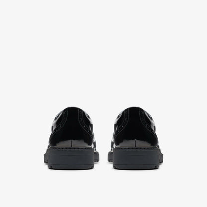 Loxham Brogue Youth Black Patent | Clarks online