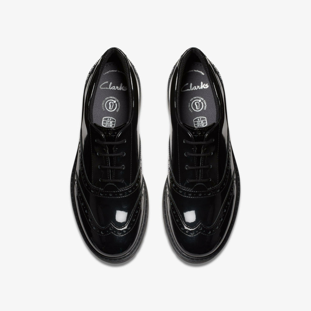 Loxham Brogue Youth Black Patent | Clarks online