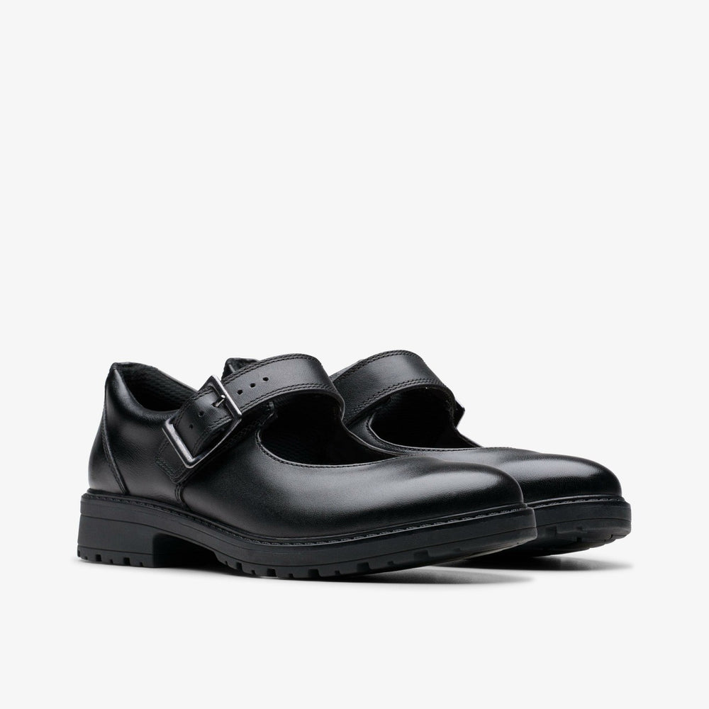 Loxham Walk Youth Black Leather | Clarks on Sale