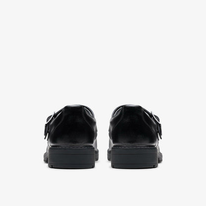 Loxham Walk Youth Black Leather | Clarks on Sale