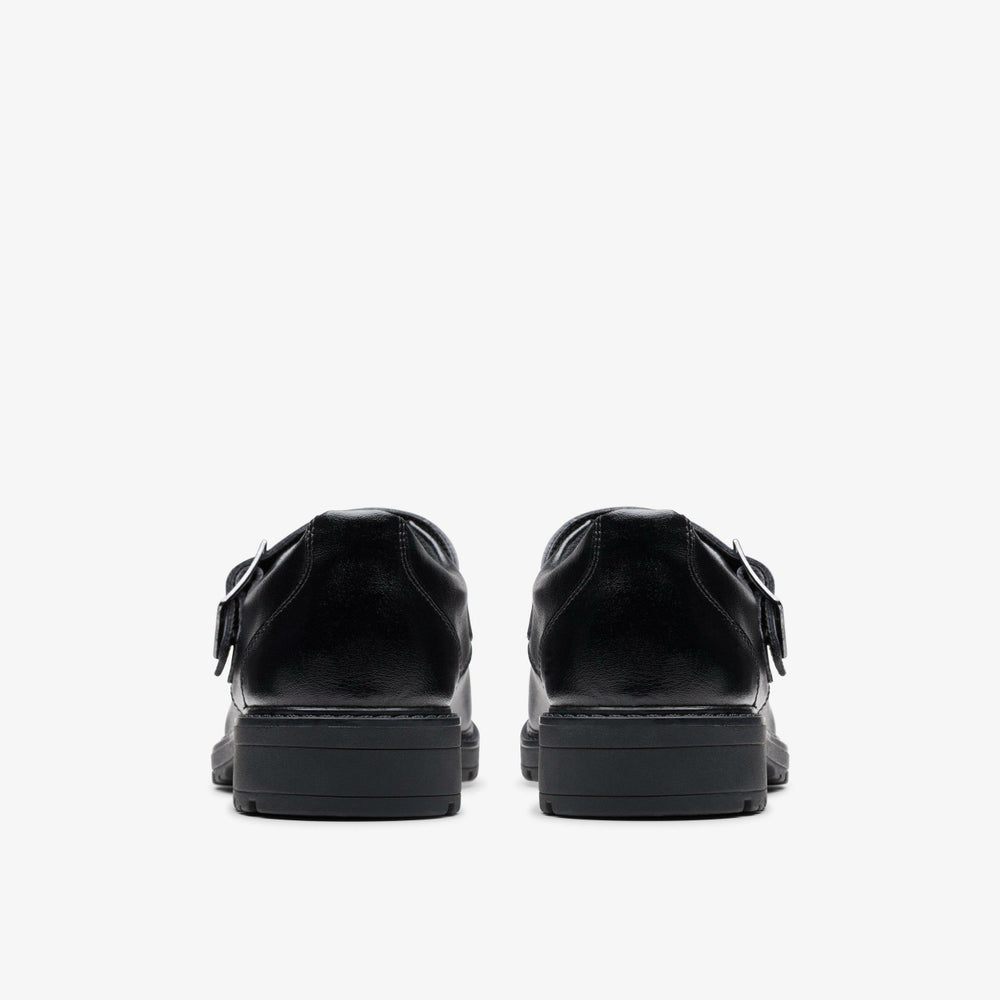 Loxham Walk Youth Black Leather | Clarks on Sale