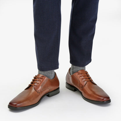 Howard Walk Dark Tan Leather | Clarks for sale