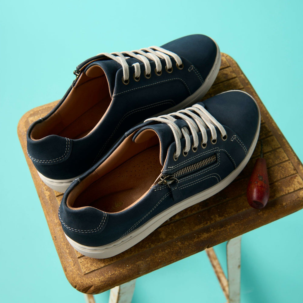 Nalle Lace Navy Nubuck | Clarks online