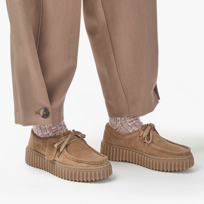 Torhill Bee Light Tan Nubuck | Clarks on Sale