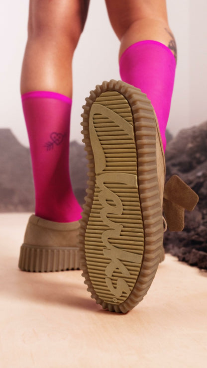 Torhill Bee Light Tan Nubuck | Clarks on Sale