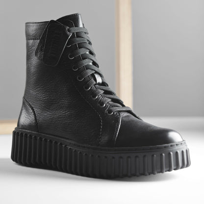 Torhill Rise Ankle Boot Black Leather | Clarks outlet