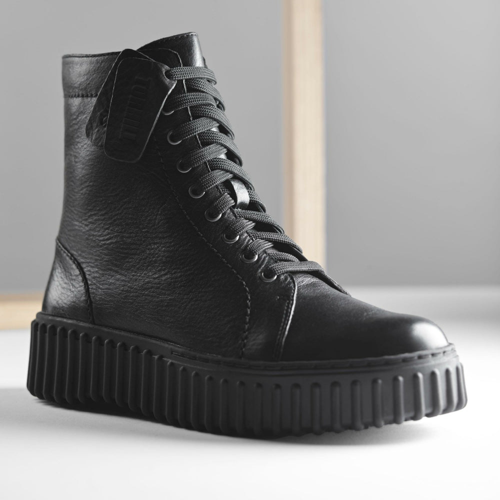 Torhill Rise Ankle Boot Black Leather | Clarks outlet