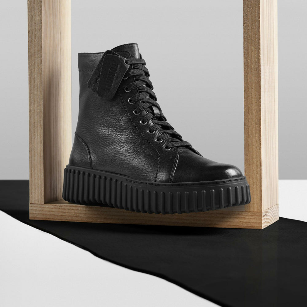 Torhill Rise Ankle Boot Black Leather | Clarks outlet