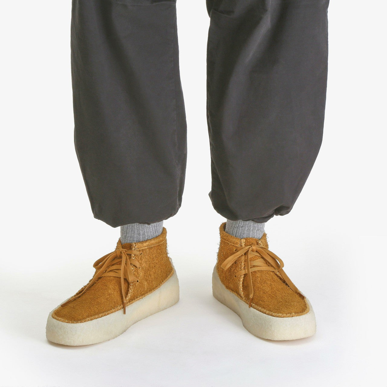 Caravan Light Ochre | Clarks online