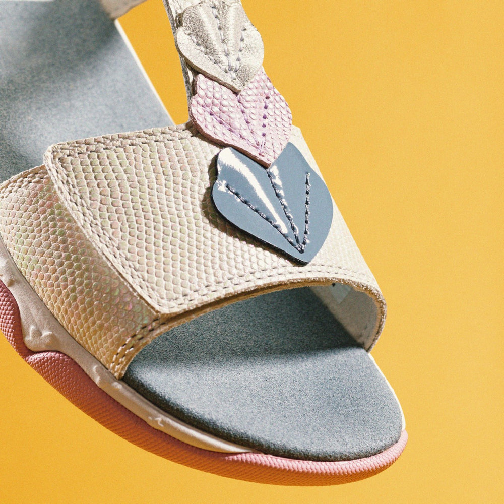 Osian Charm Kid White | Clarks discount