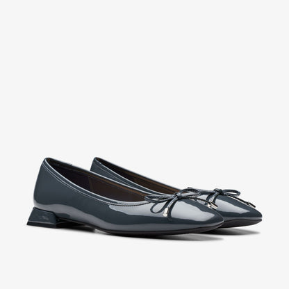 Ubree 15 Step Navy Patent | Clarks for sale