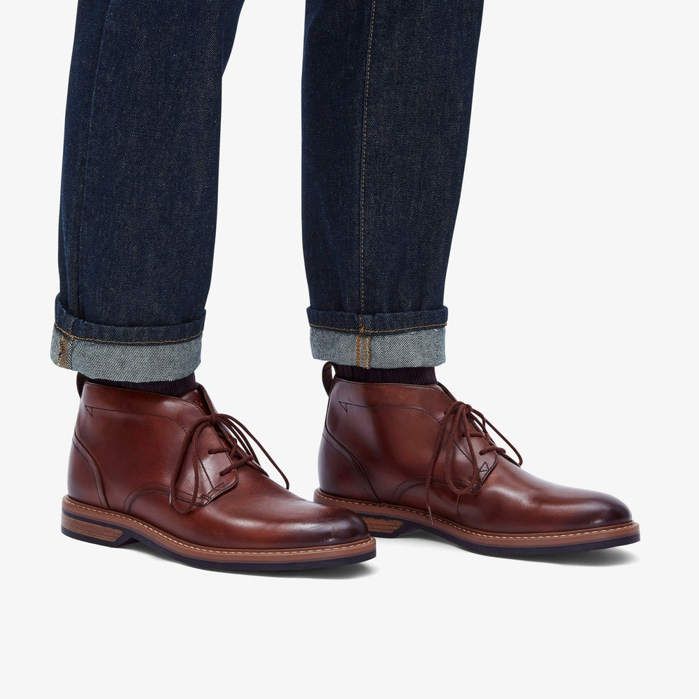 Aldwin Chukka Mid Tan Leather | Clarks discount