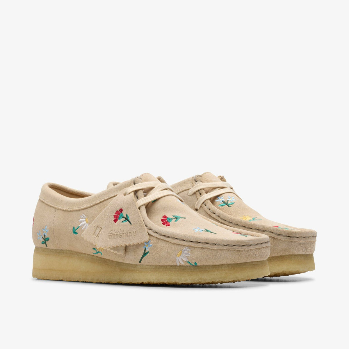 Wallabee Taupe Embroidery | Clarks online