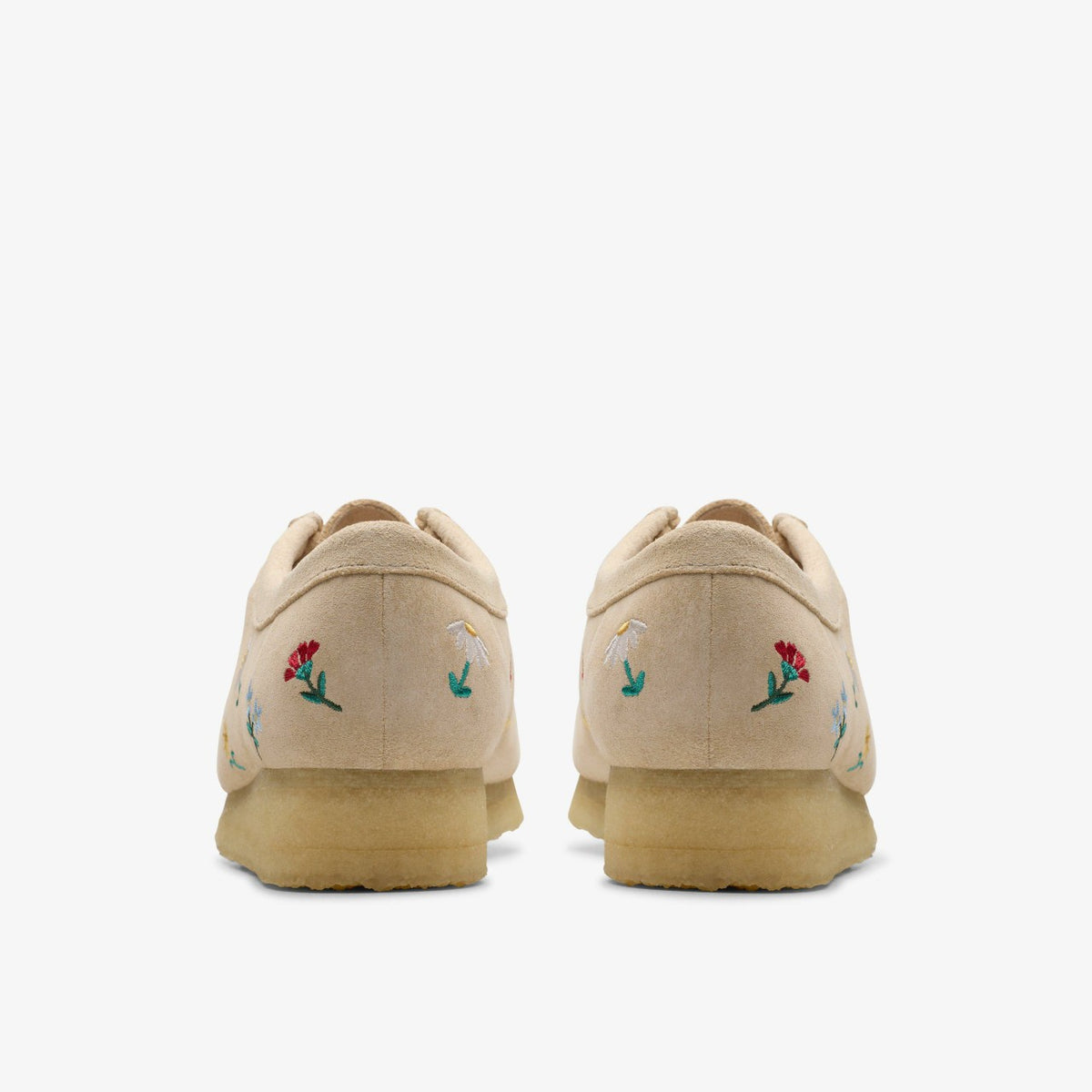 Wallabee Taupe Embroidery | Clarks online
