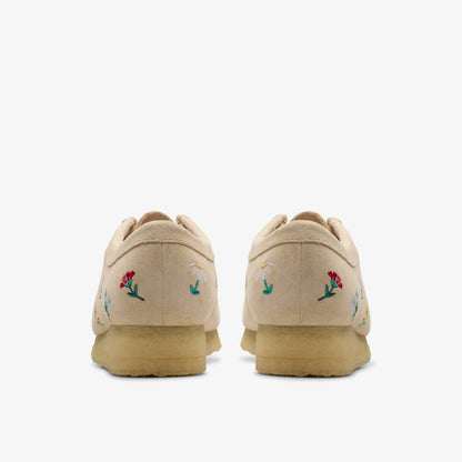 Wallabee Taupe Embroidery | Clarks online