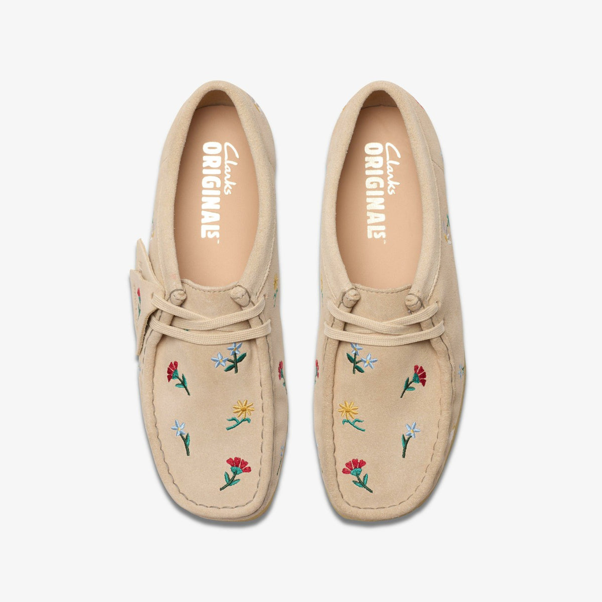 Wallabee Taupe Embroidery | Clarks online
