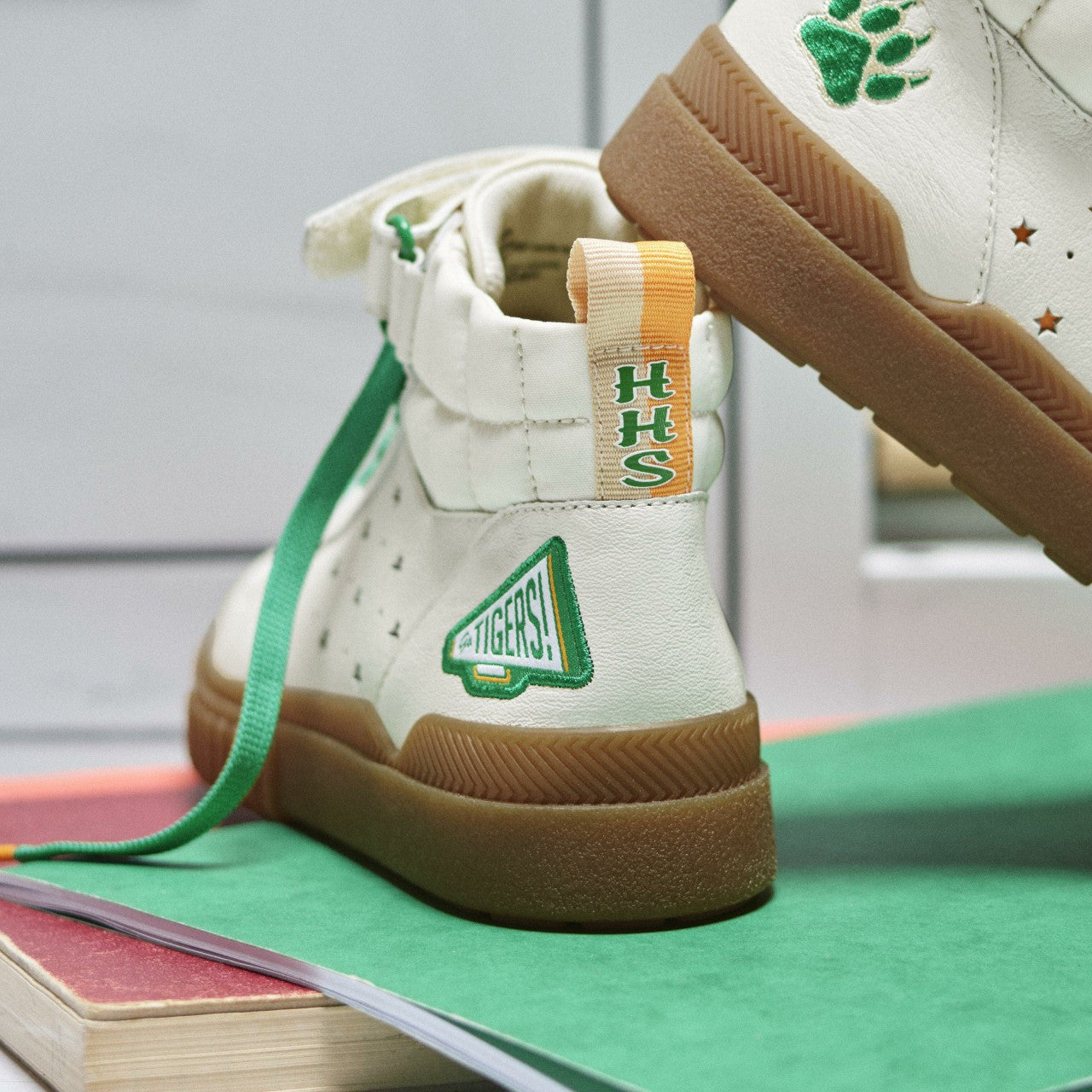 Stranger Things Somerset Hi Older Off White | Clarks Sale