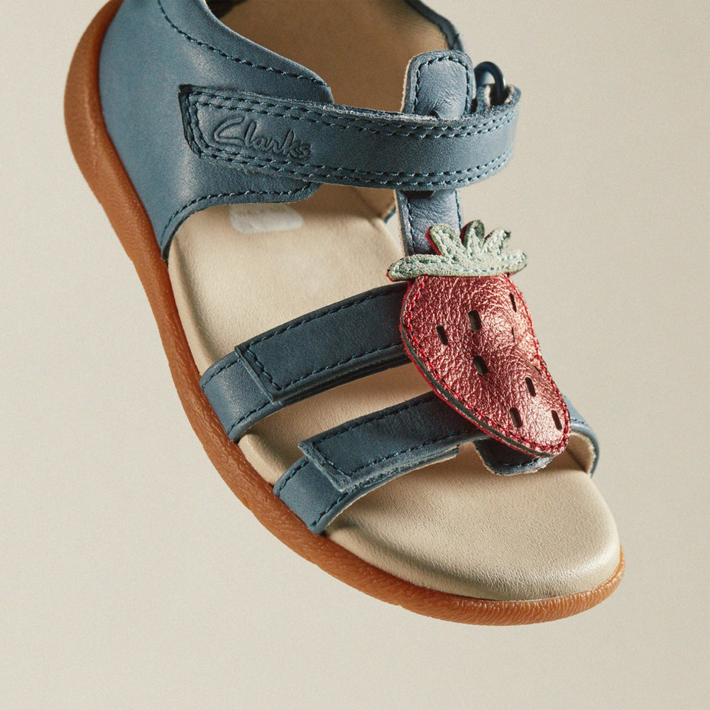 Zora Berry Toddler Blue | Clarks online