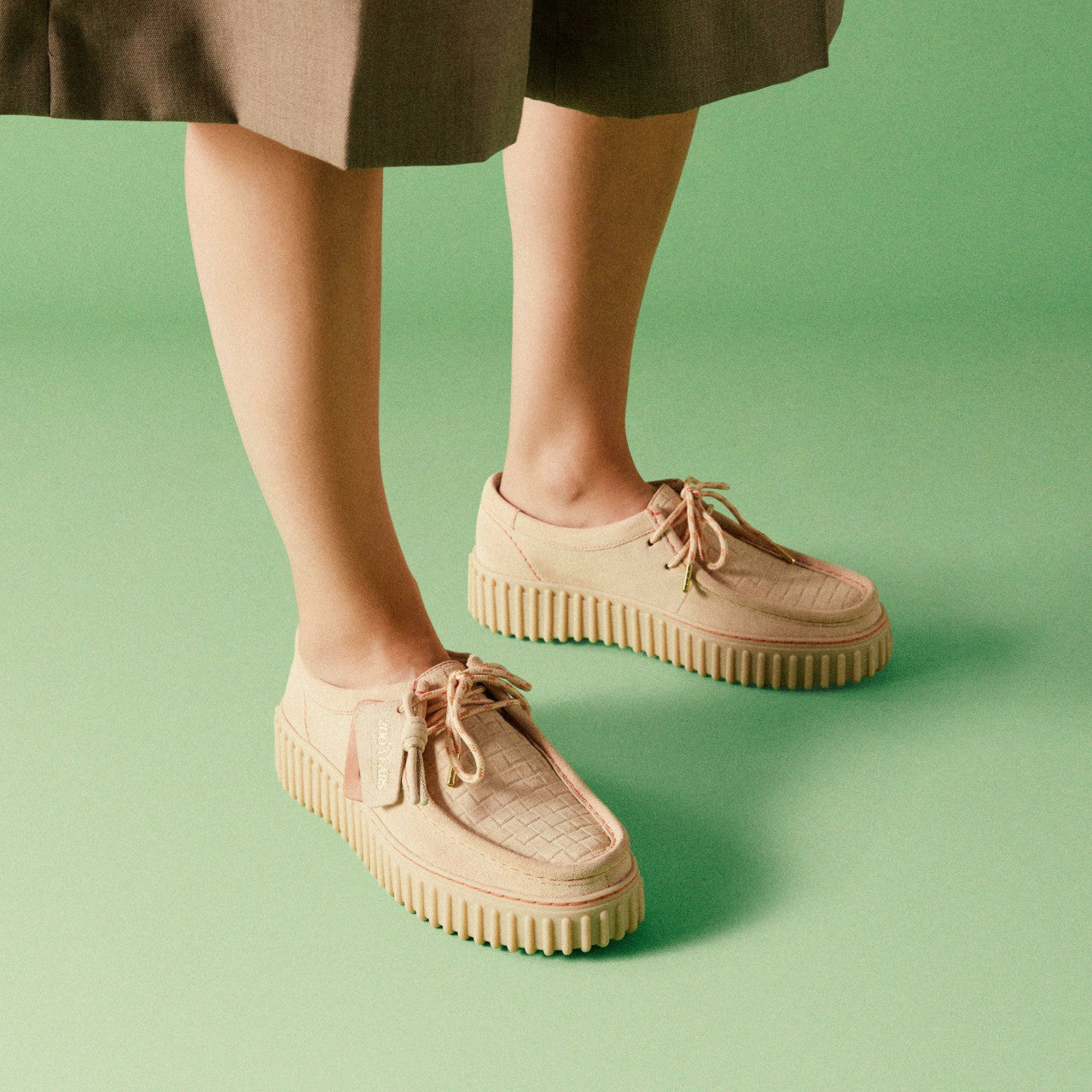 Torhill Bee Ecru Suede | Clarks on Sale