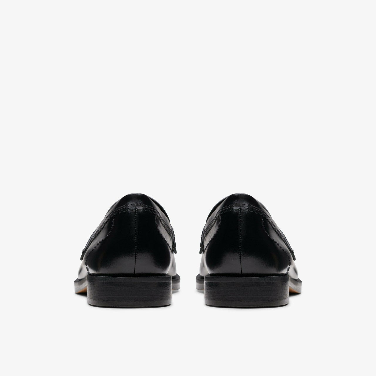 Straven Edge Black Leather | Clarks on Sale