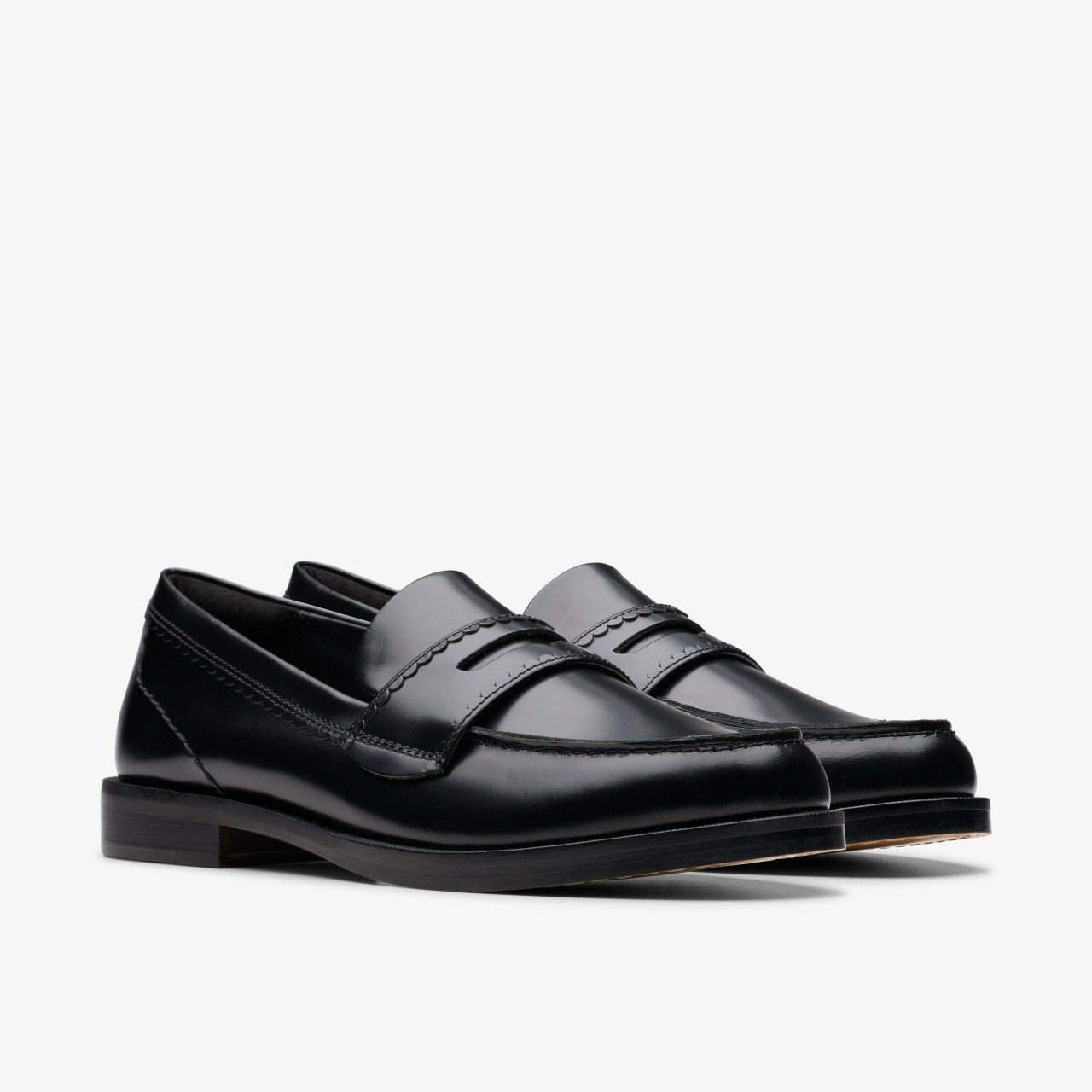 Straven Edge Black Leather | Clarks on Sale