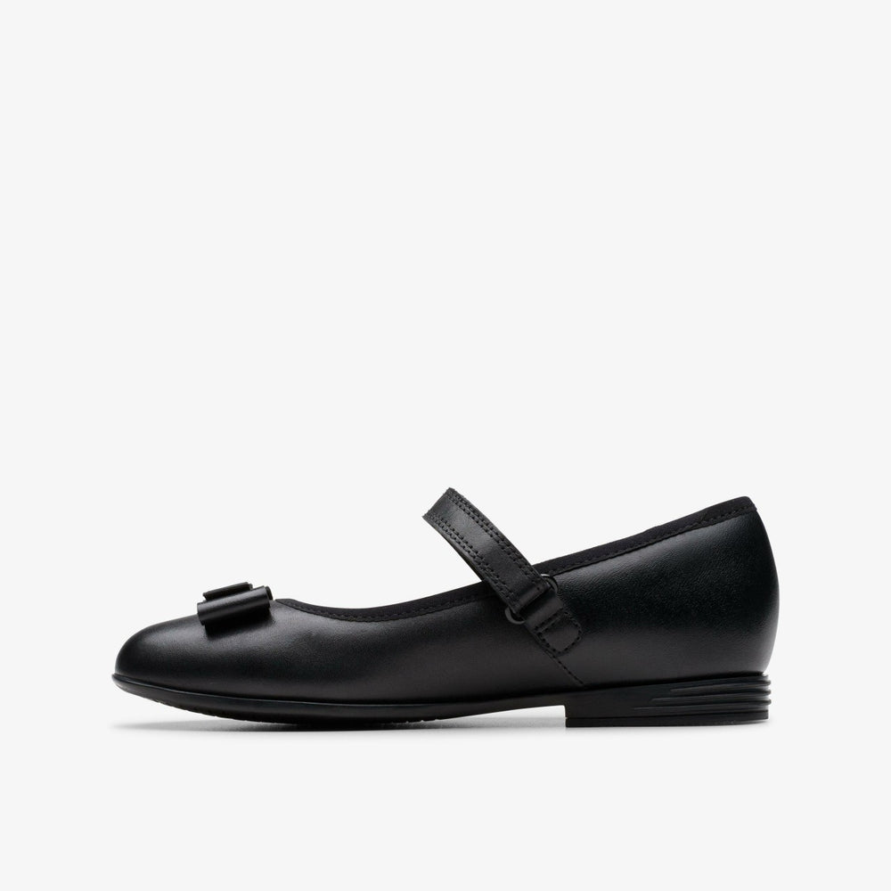 Finja Tap Older Black Leather | Clarks online