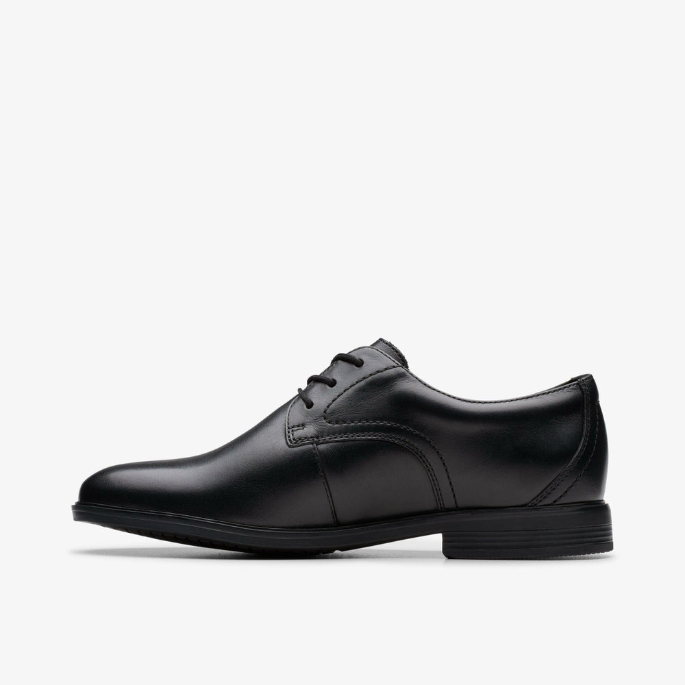 Jonwin Step Youth Black Leather | Clarks on Sale