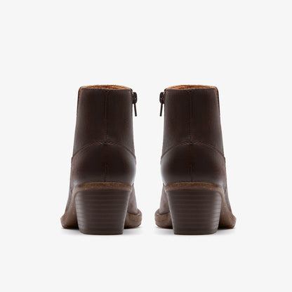 Kastela Top Brown Leather | Clarks on Sale
