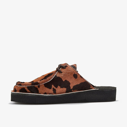 Desert Nomad Mule Brown Cow Print | Clarks on Sale
