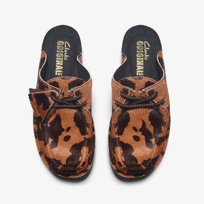 Desert Nomad Mule Brown Cow Print | Clarks on Sale