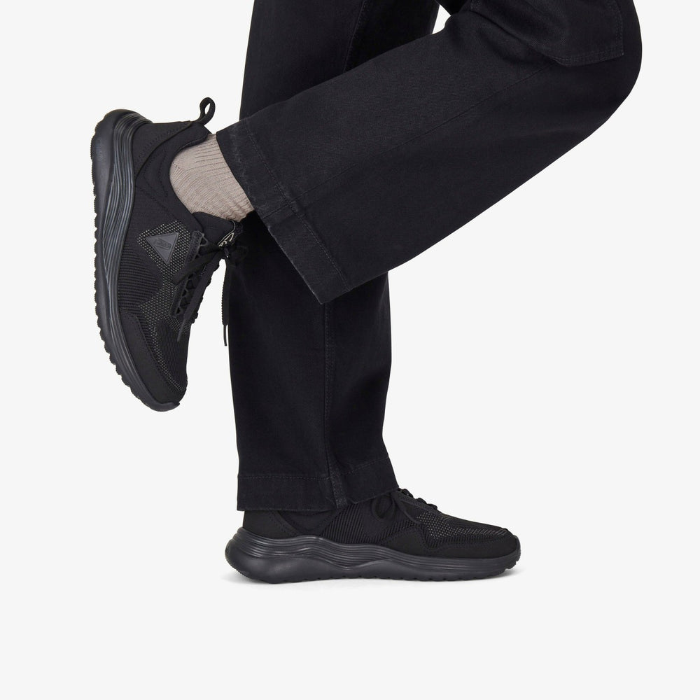 LT 360 Lo Black/Black | Clarks for sale