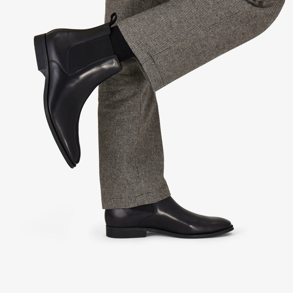 Paulton Easy Black Leather | Clarks on Sale