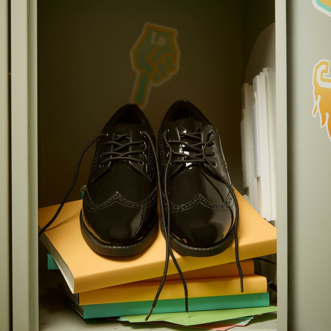 Tapa Pure Youth Black Patent | Clarks Sale