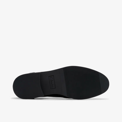 Tapa Pure Youth Black Patent | Clarks Sale