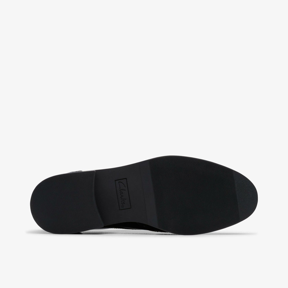 Tapa Pure Youth Black Patent | Clarks Sale
