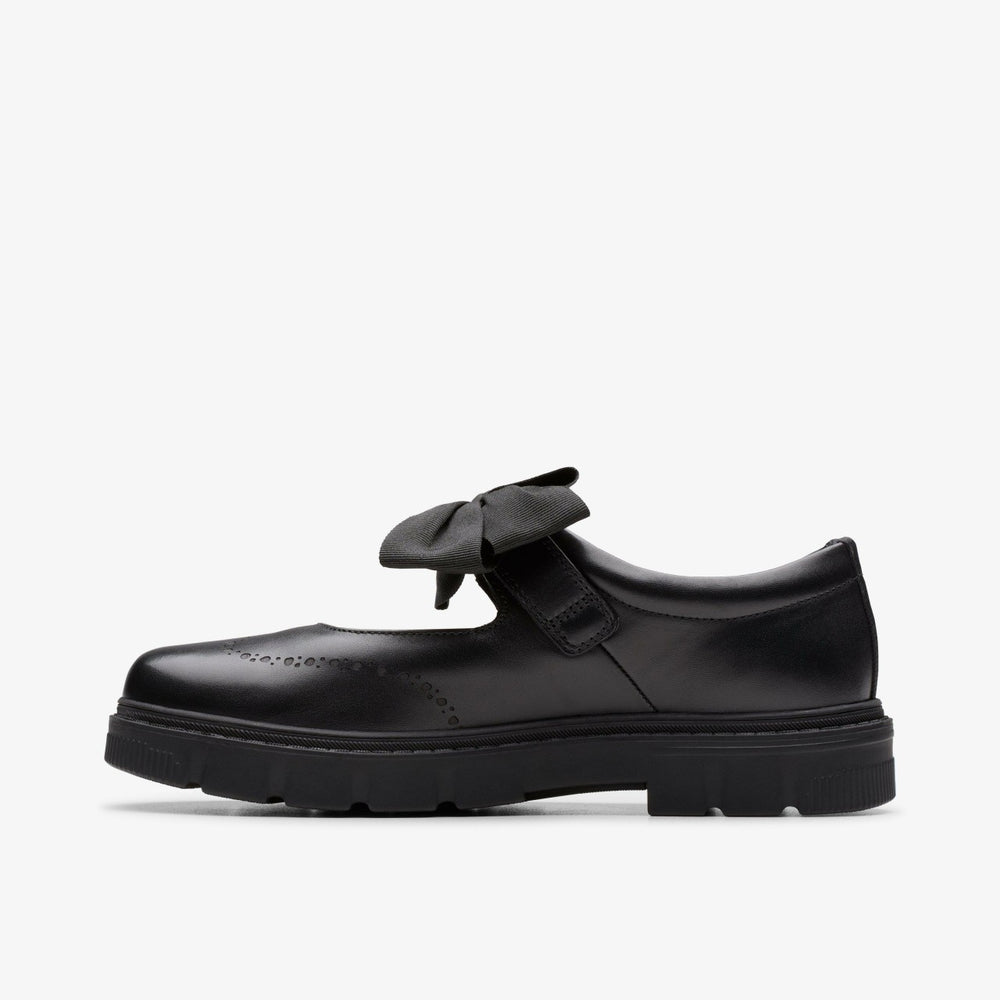 Lorcam Jane Youth Black Leather | Clarks for sale