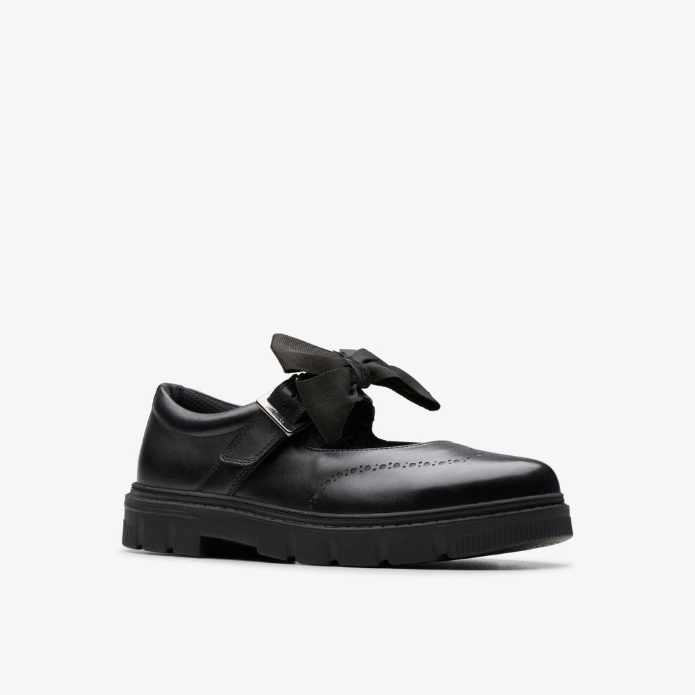 Lorcam Jane Youth Black Leather | Clarks for sale