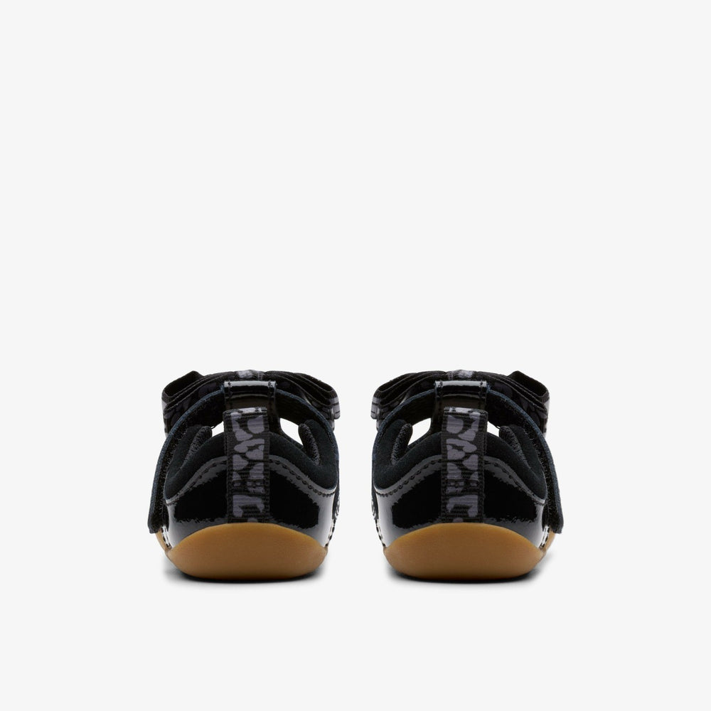 Roamer Trim Toddler Black Patent | Clarks online
